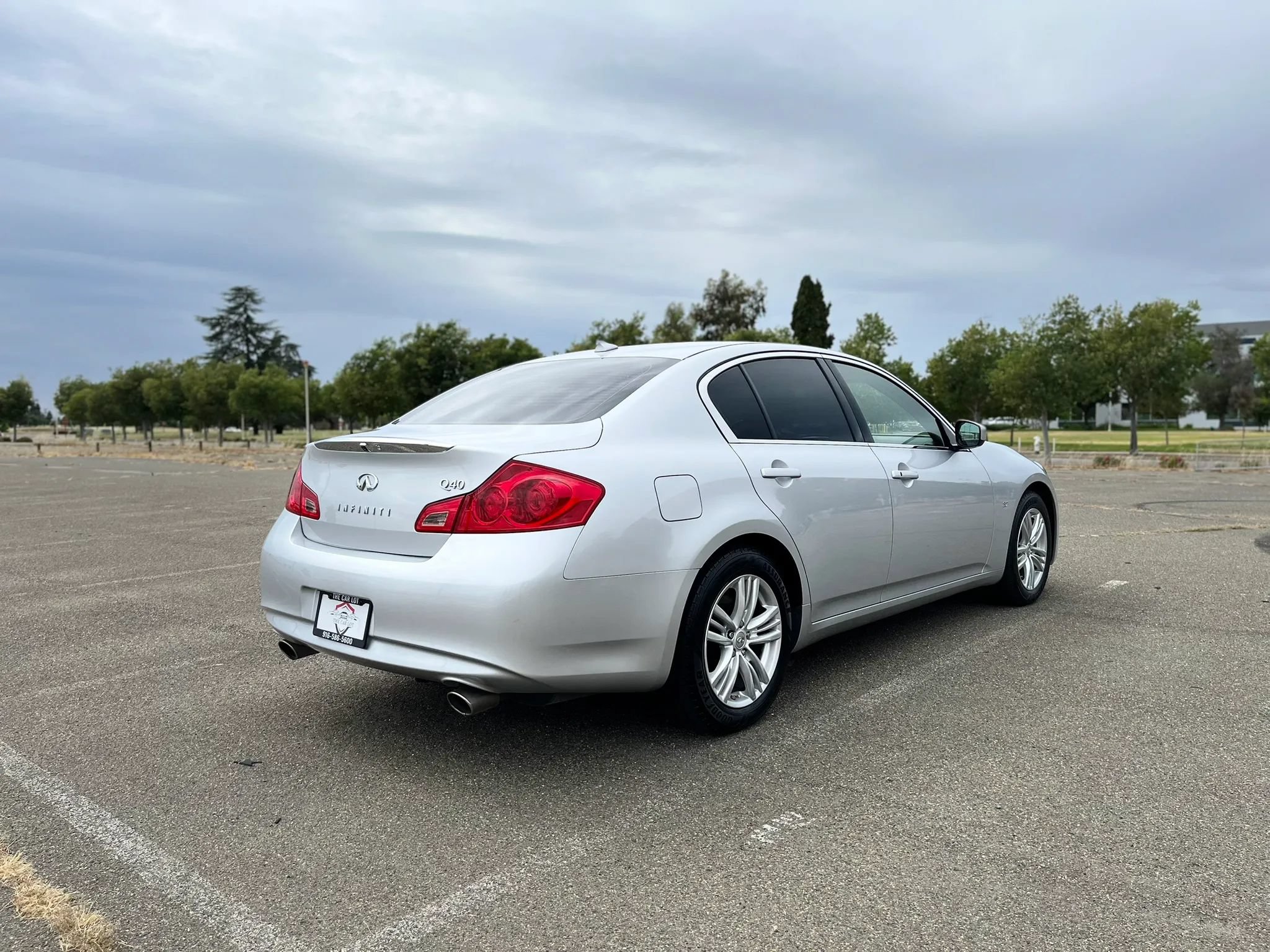 Used 2015 INFINITI Q40 w/ Navigation Package RWD image 5