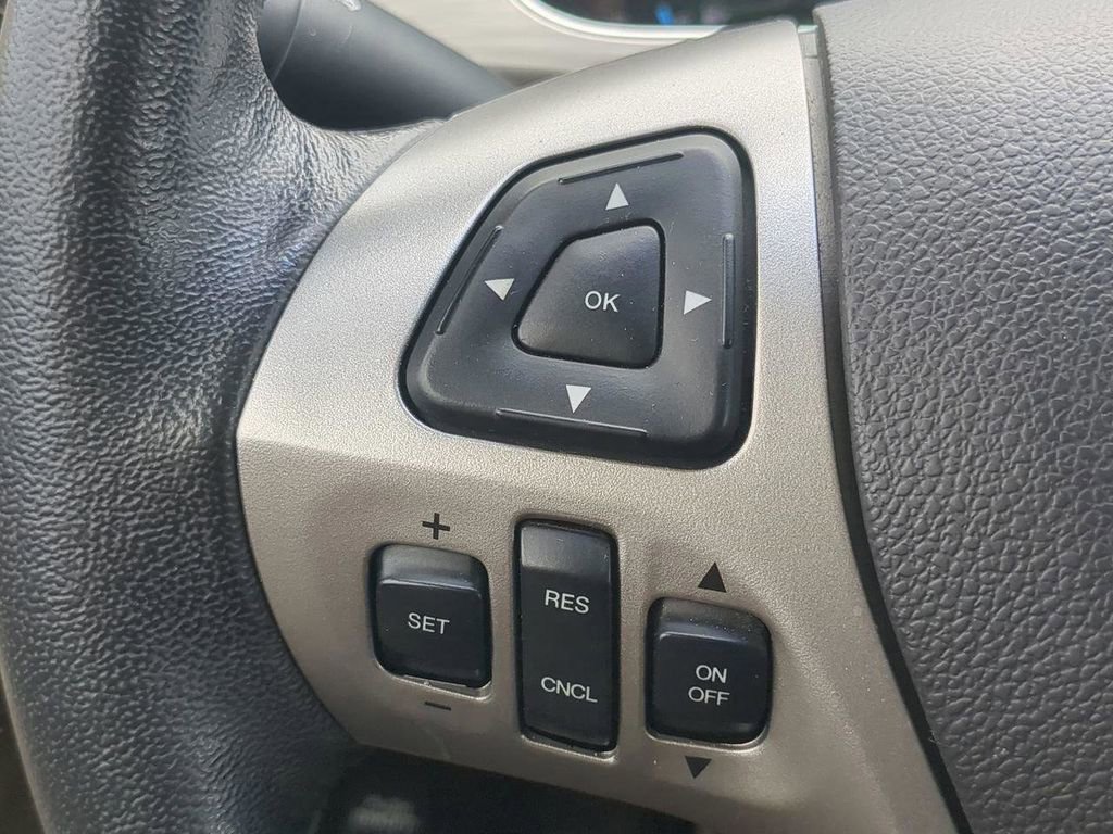 Used 2017 Ford Taurus SEL image 19