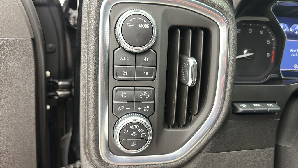 Used 2021 GMC Sierra 1500 AT4 w/ AT4 Premium Package AWD/4WD image 26