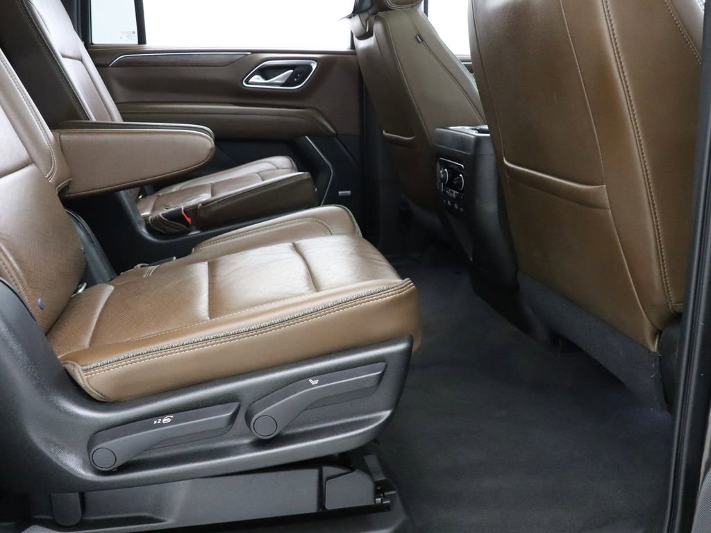 Used 2021 Chevrolet Suburban High Country image 43