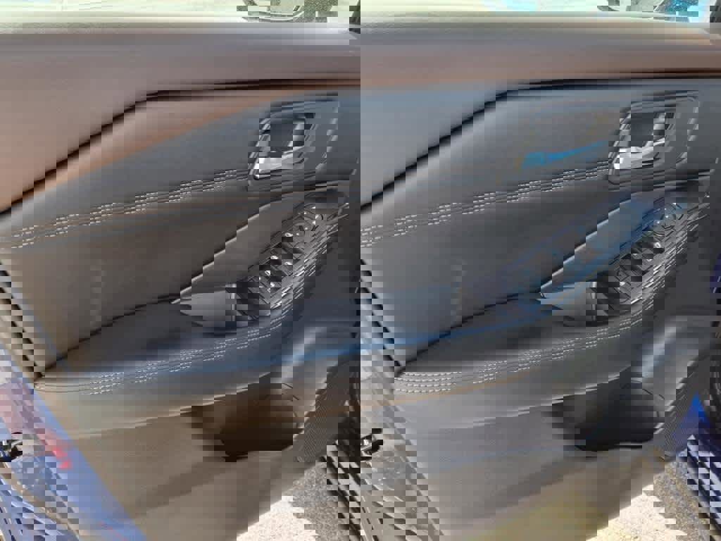 Used 2022 Nissan Rogue SV w/ SV Premium Package image 10