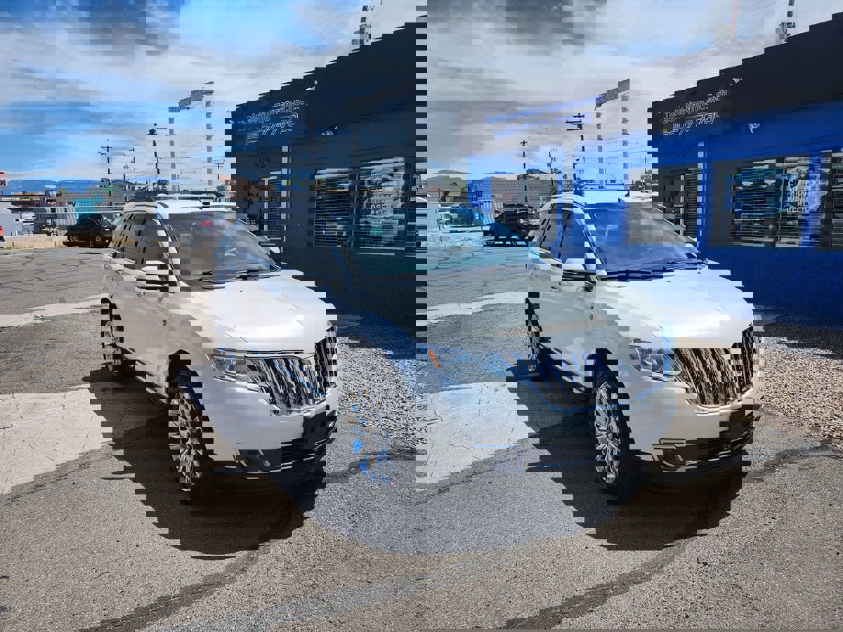 Used 2015 Lincoln MKX FWD w/ Equipment Group 101A image 9