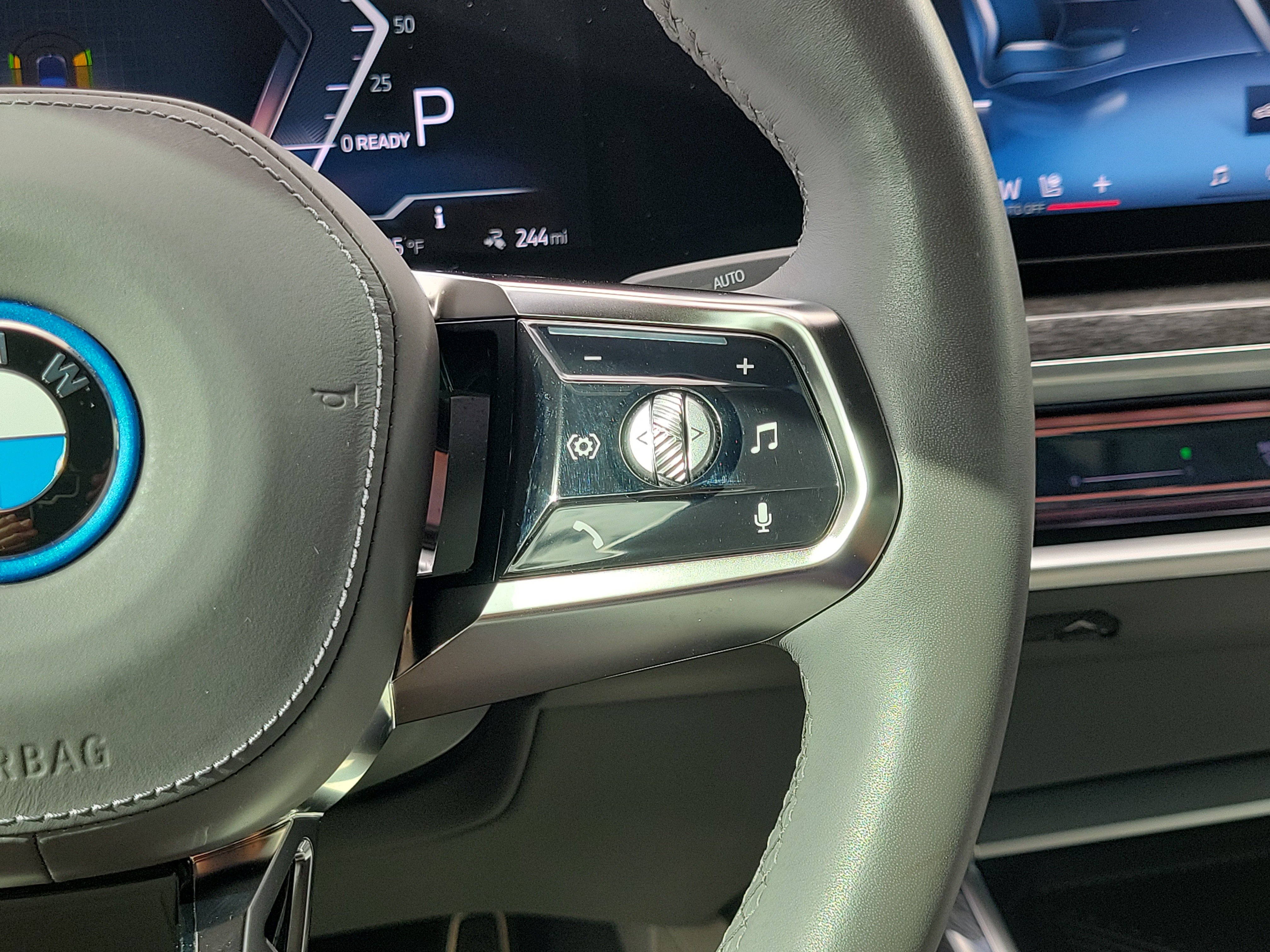Certified 2024 BMW i7 xDrive60 AWD/4WD image 19