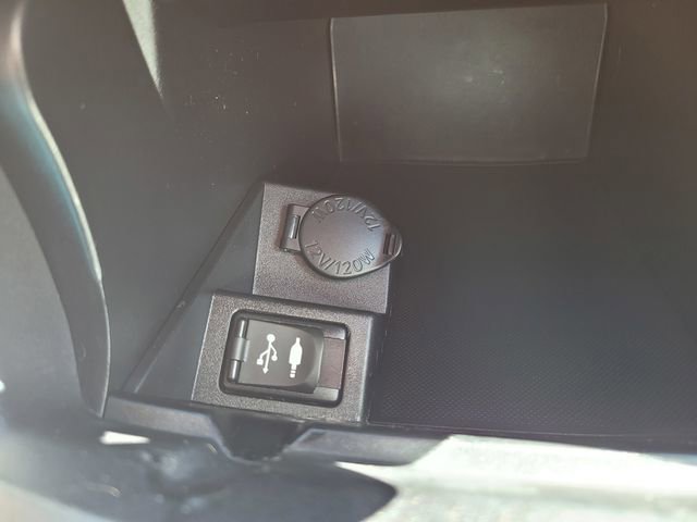 Used 2015 Toyota Camry SE image 24