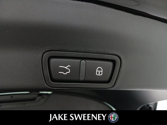 Used 2022 Alfa Romeo Stelvio Veloce image 33