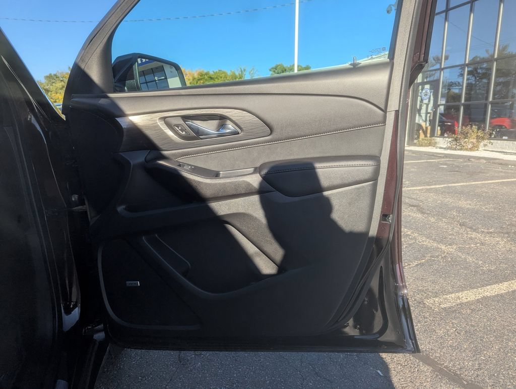 Used 2022 Chevrolet Traverse High Country AWD/4WD image 32