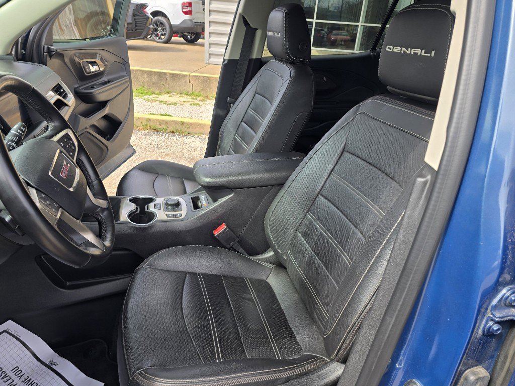 Used 2024 GMC Terrain Denali image 14