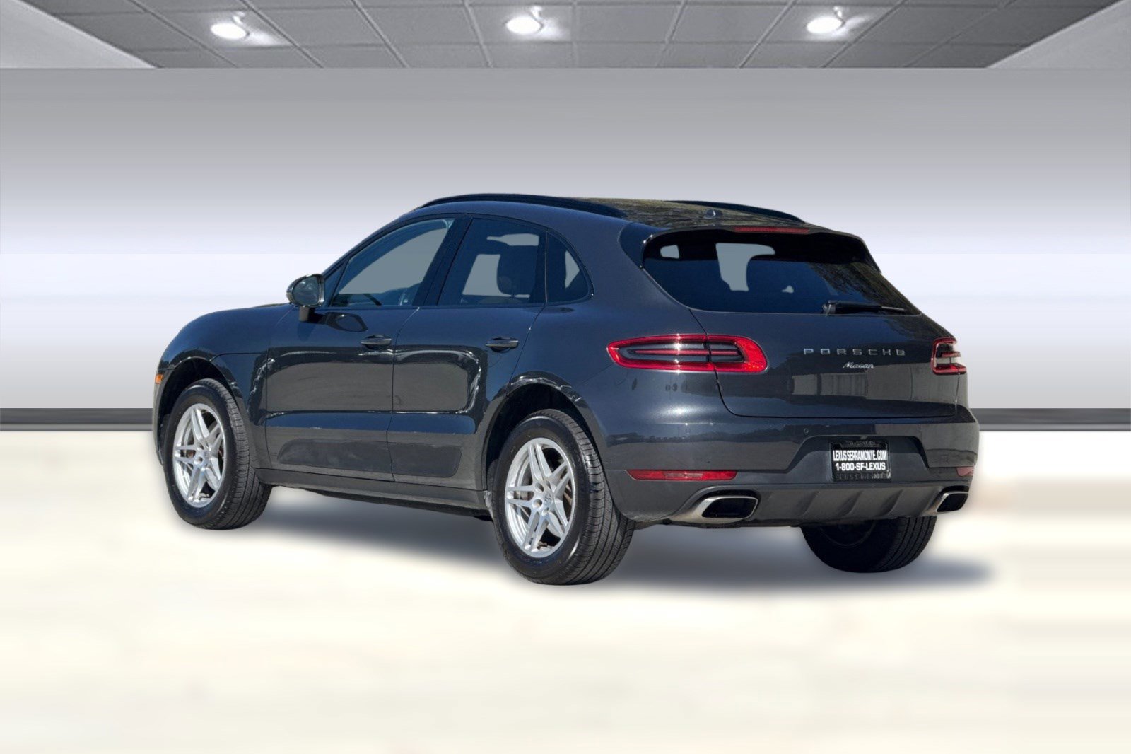 Used 2017 Porsche Macan AWD/4WD image 3