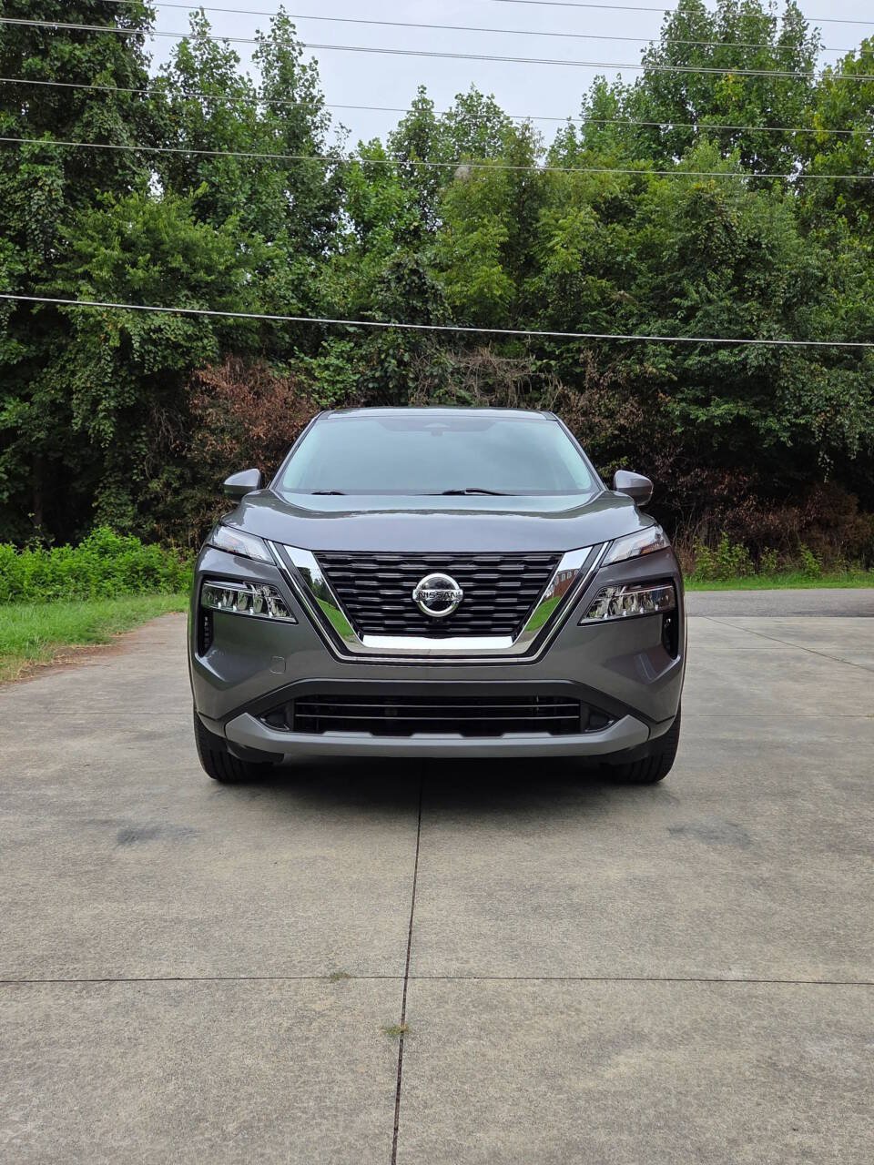 Used 2021 Nissan Rogue SV FWD image 2