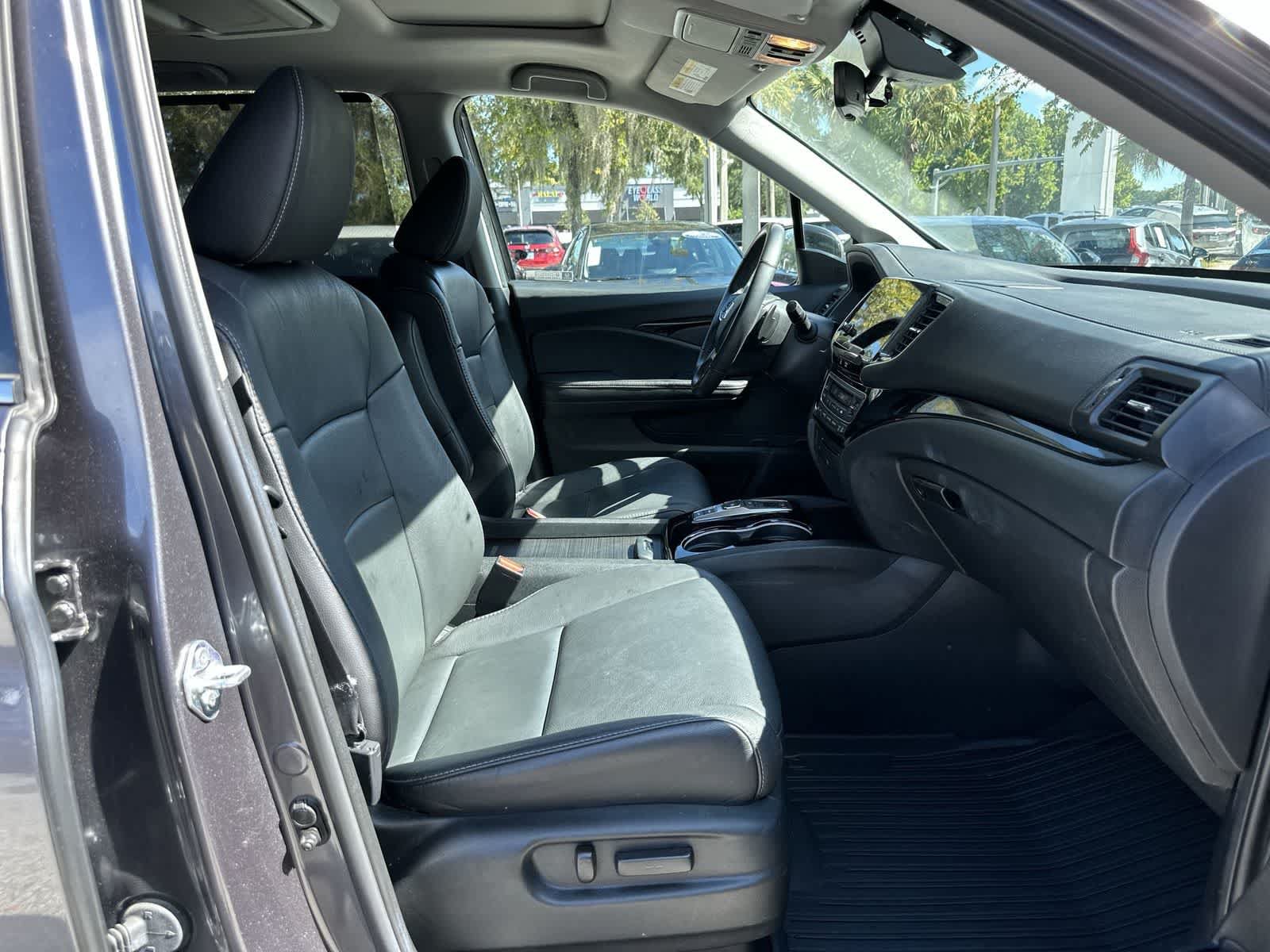 Used 2022 Honda Pilot Touring image 17