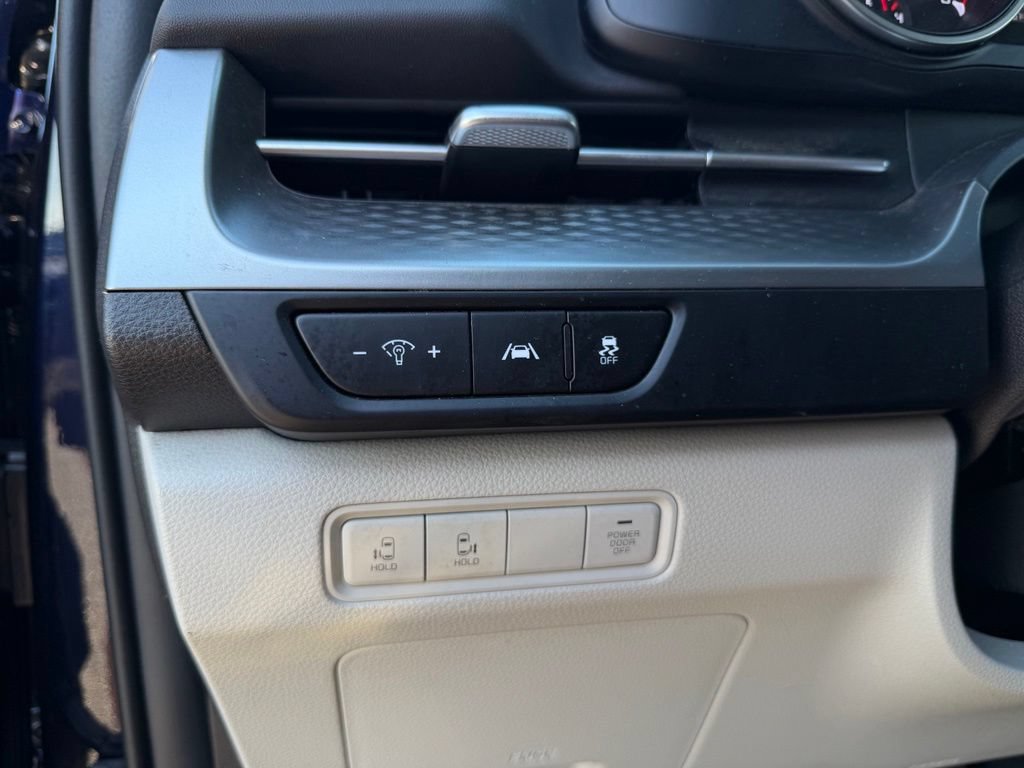 Certified 2024 Kia Carnival LX FWD image 14