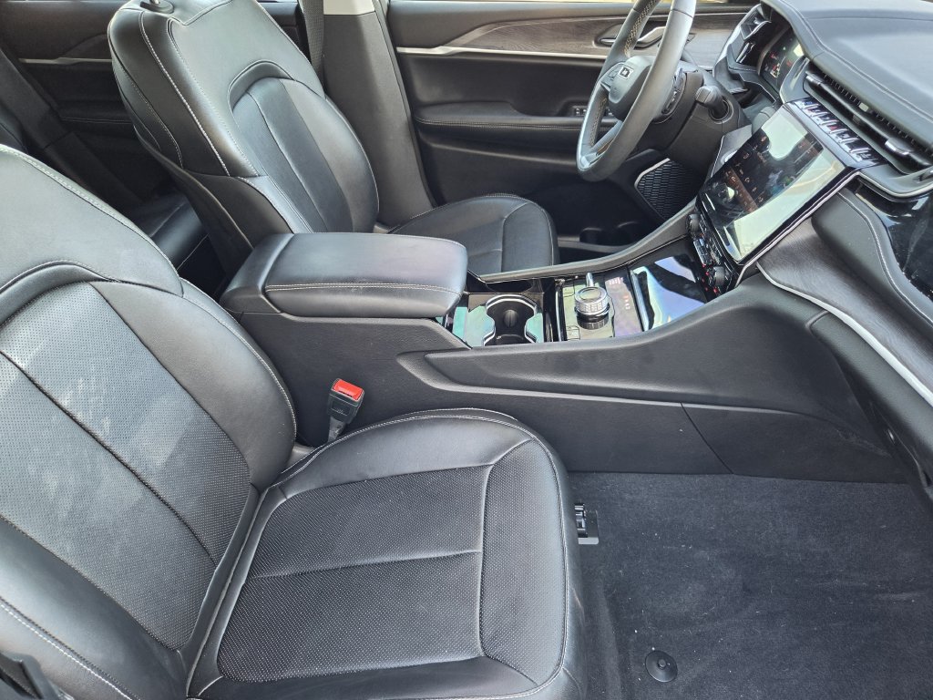 Used 2022 Jeep Grand Cherokee Limited 4xe w/ Luxury Tech Group II AWD/4WD image 11