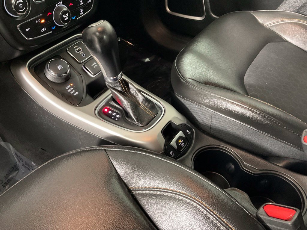 Used 2018 Jeep Compass Latitude w/ Popular Equipment Group AWD/4WD image 19