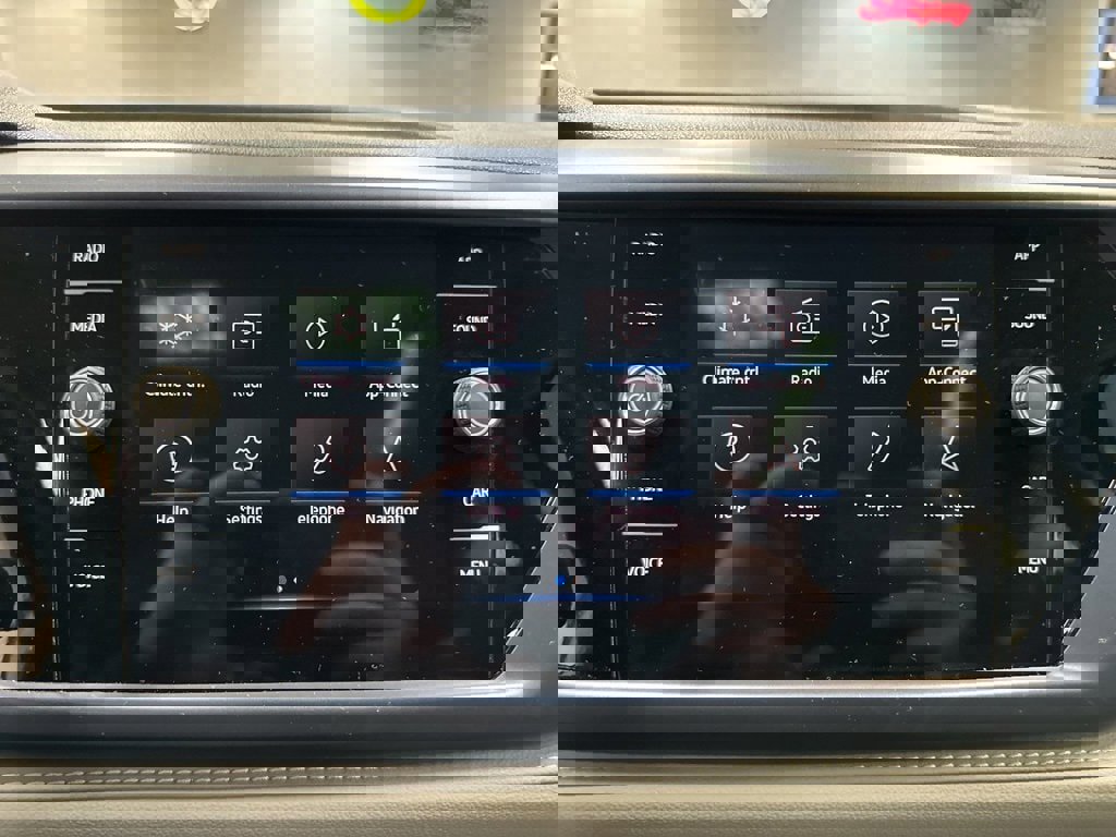 Used 2024 Volkswagen Taos SE image 30