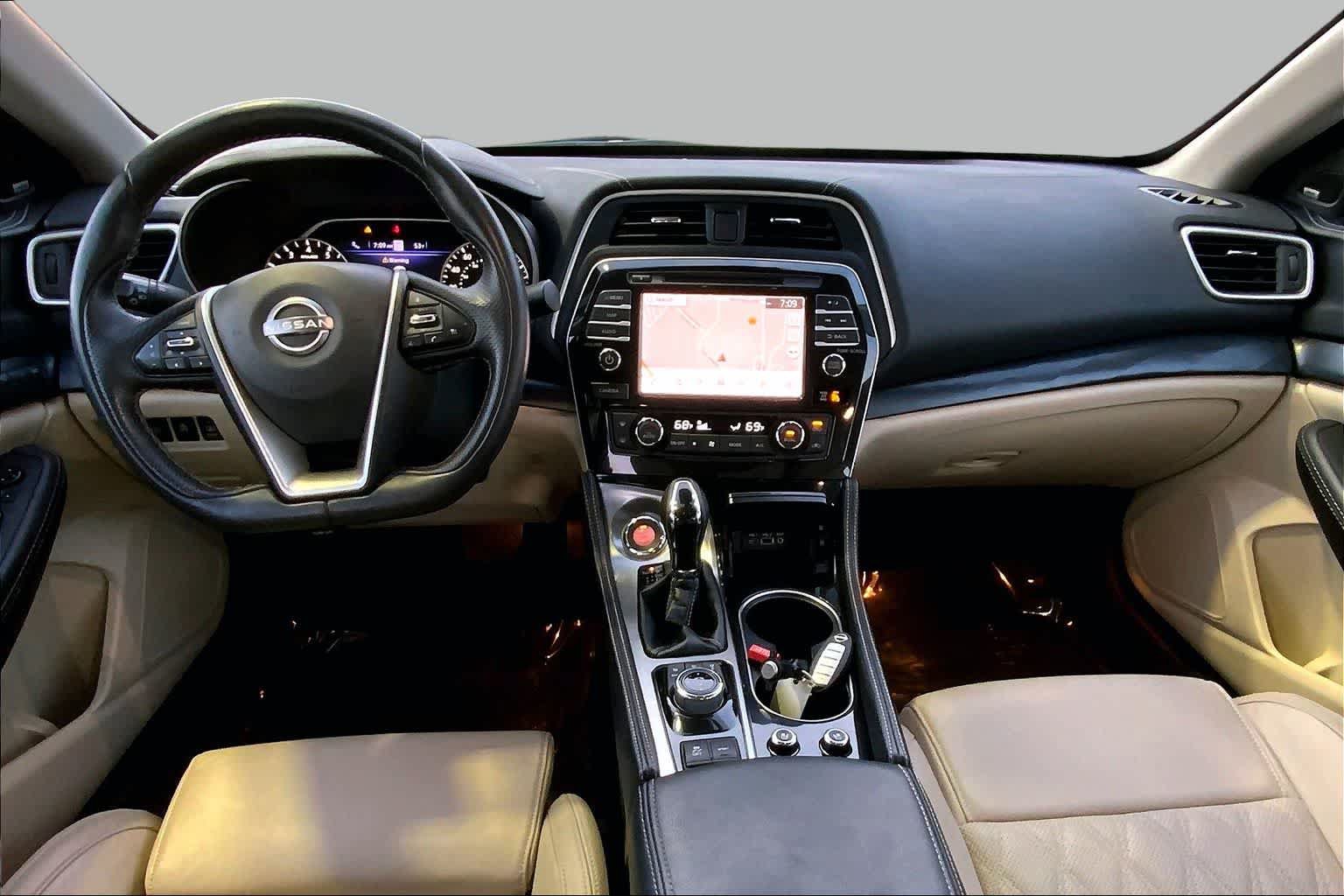 Used 2023 Nissan Maxima Platinum w/ Sport Mat Group FWD image 16