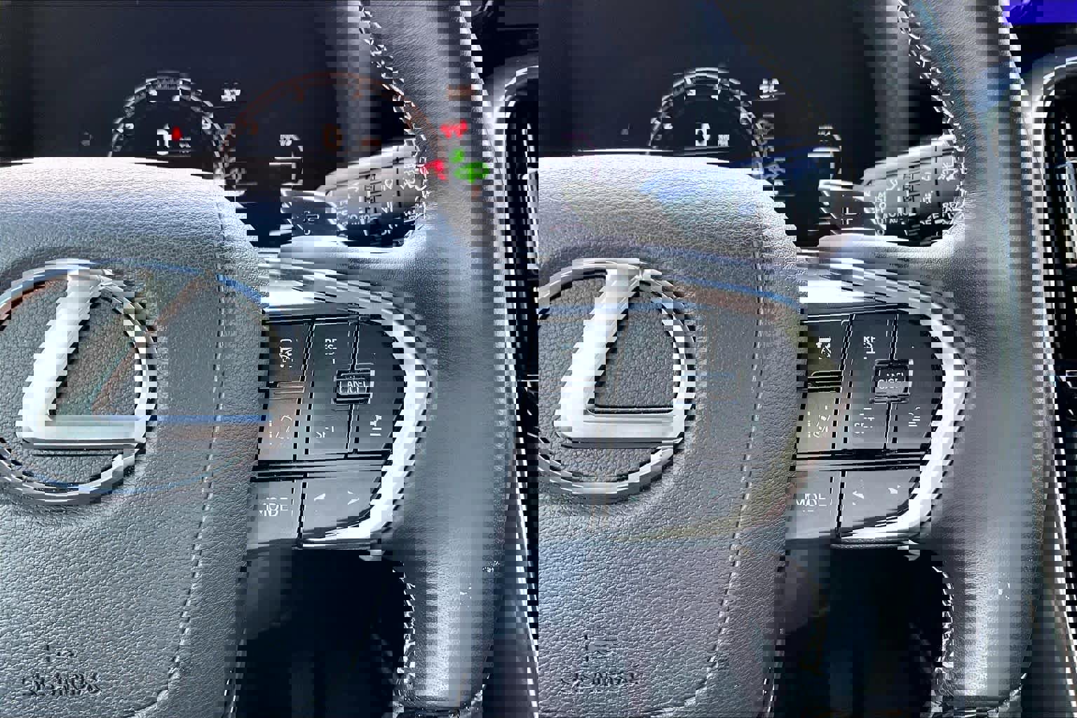 Used 2023 Lexus LX 600 4WD w/ Accessory Package (Z1) image 25