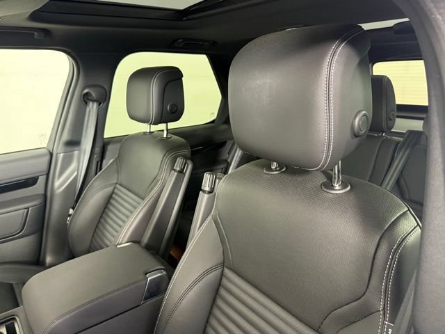 Certified 2025 Land Rover Discovery S AWD/4WD image 6