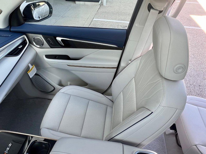 New 2026 Buick Enclave Avenir w/ Super Cruise Package image 16