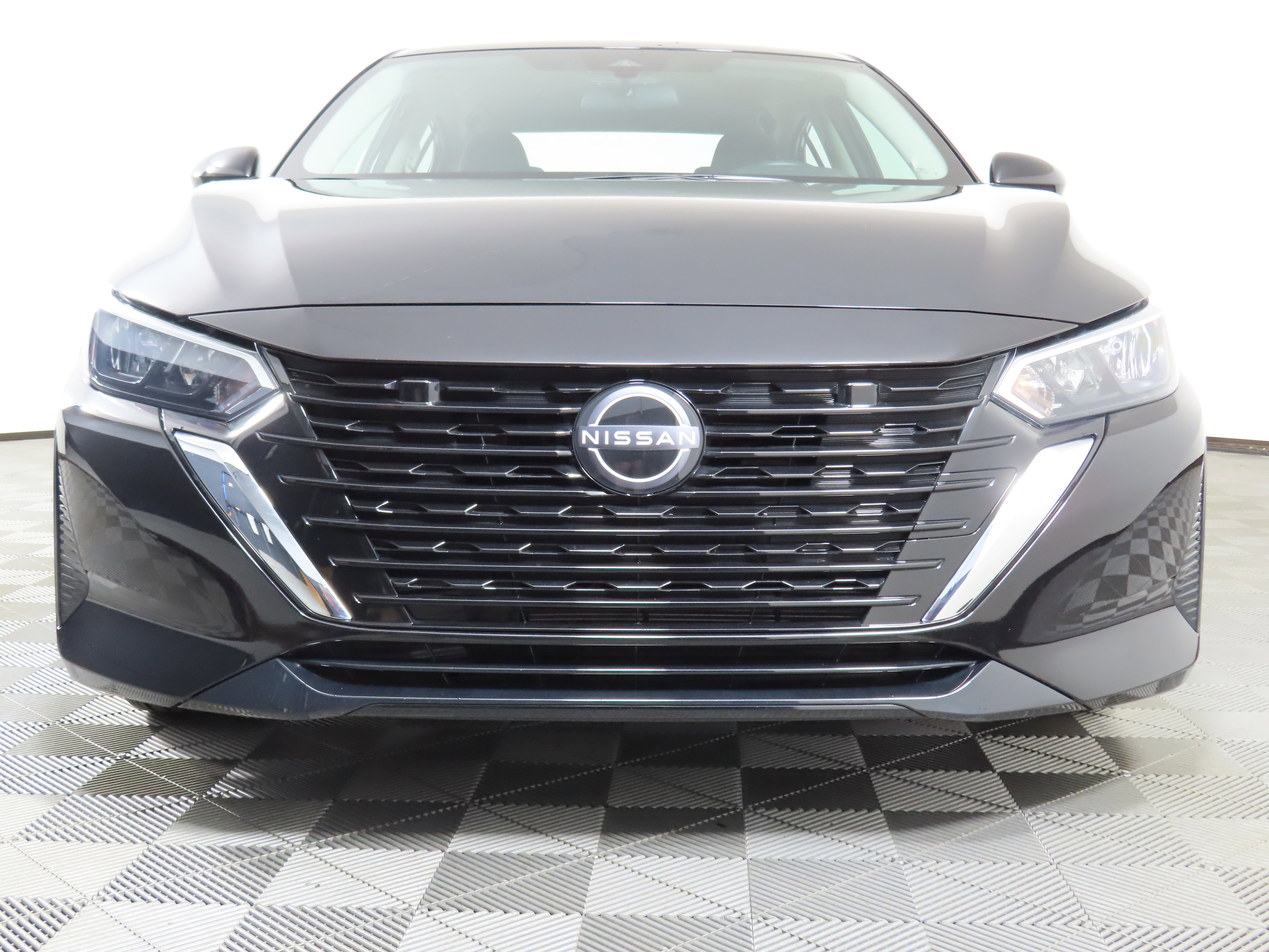 Used 2025 Nissan Sentra S image 17