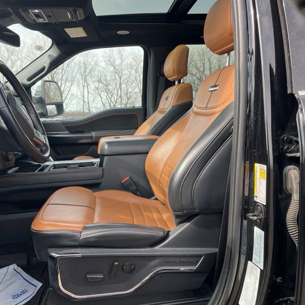 Used 2023 Ford F250 Platinum image 3