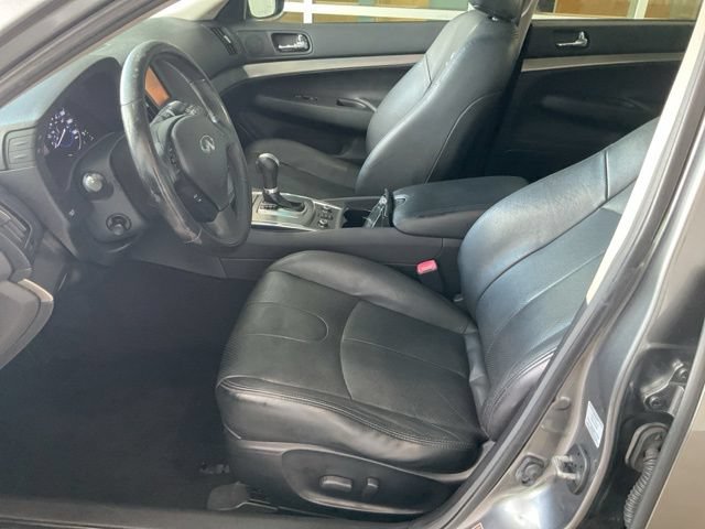 Used 2013 INFINITI G37 x Sedan w/ Premium Pkg AWD/4WD image 2