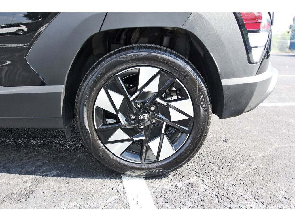 Certified 2025 Hyundai Kona SEL FWD image 32
