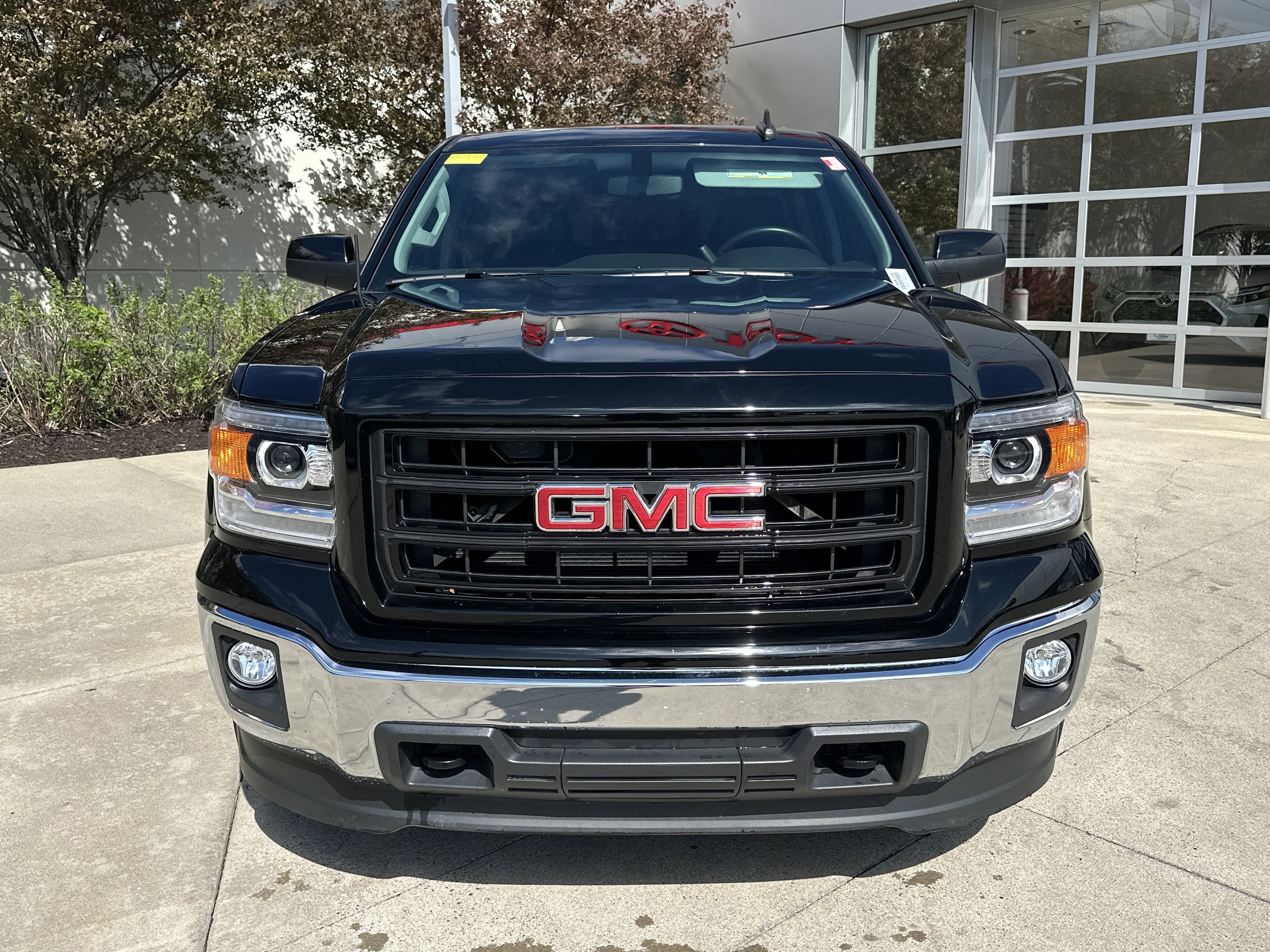 Used 2015 GMC Sierra 1500 SLE w/ Carbon-22 Edition image 5