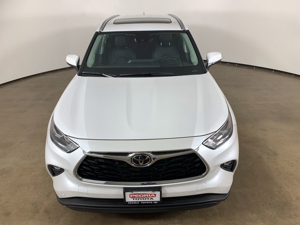 Used 2026 Toyota Highlander Limited image 4