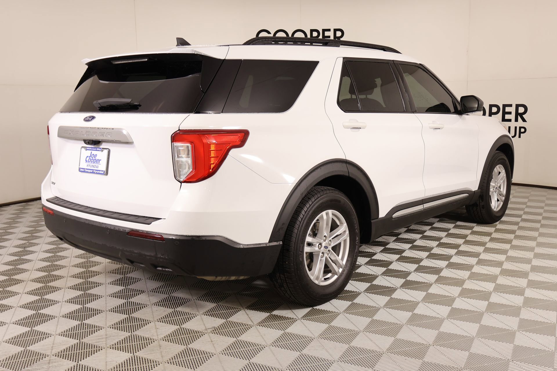 Used 2023 Ford Explorer XLT image 21