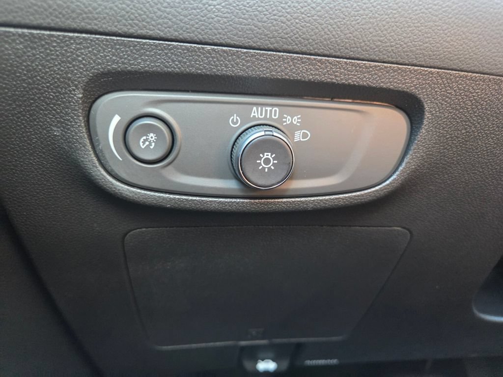 Used 2025 Buick Encore GX Preferred FWD image 12