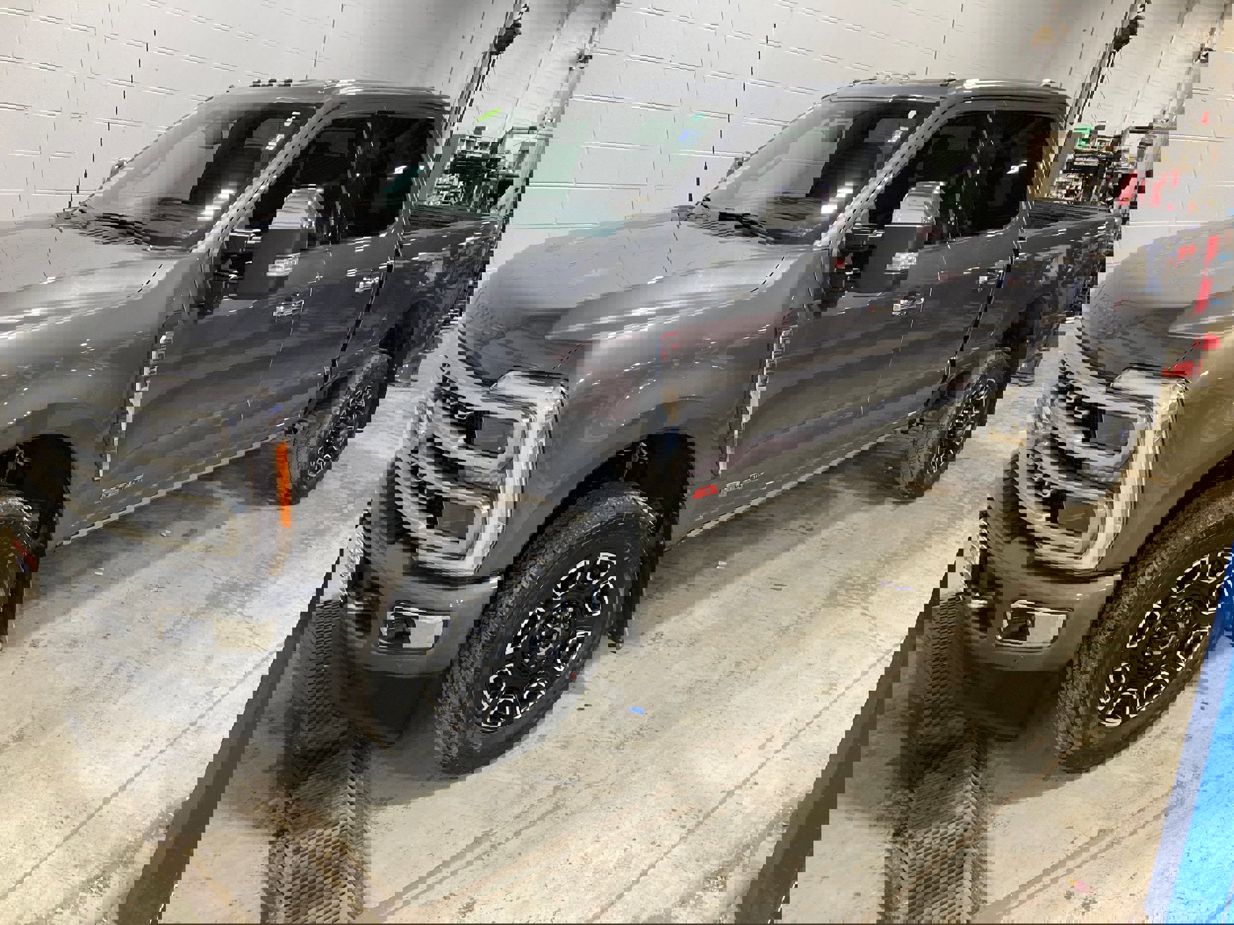 Used 2023 Ford F350 Platinum AWD/4WD image 1