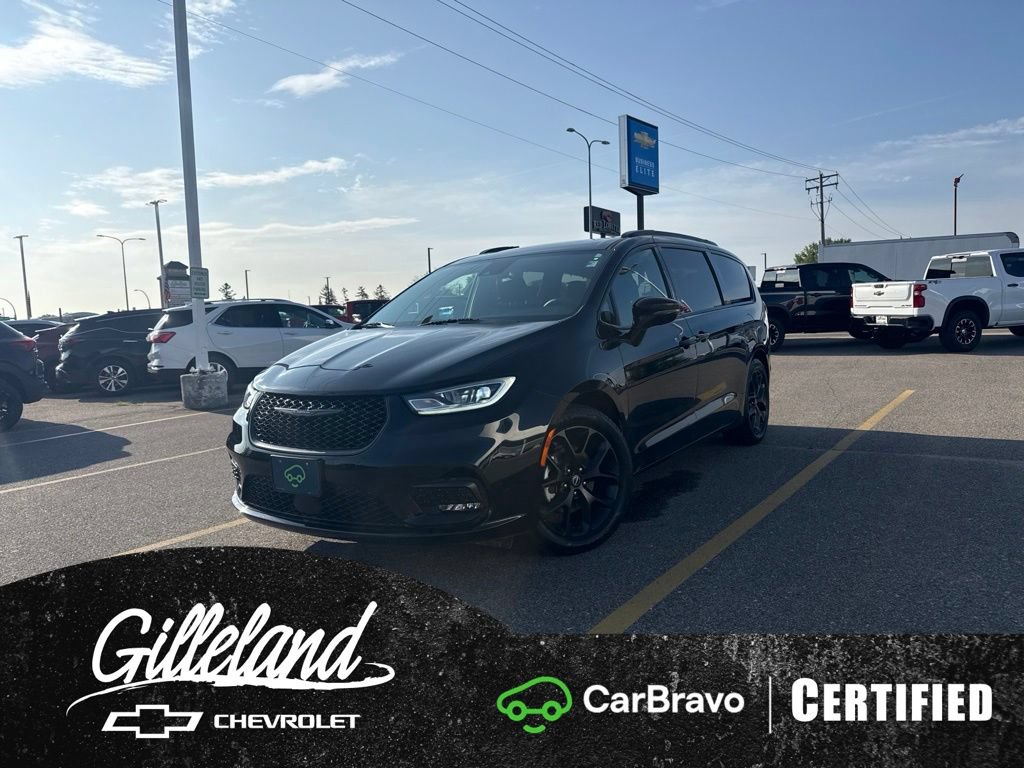Used 2025 Chrysler Pacifica Limited
