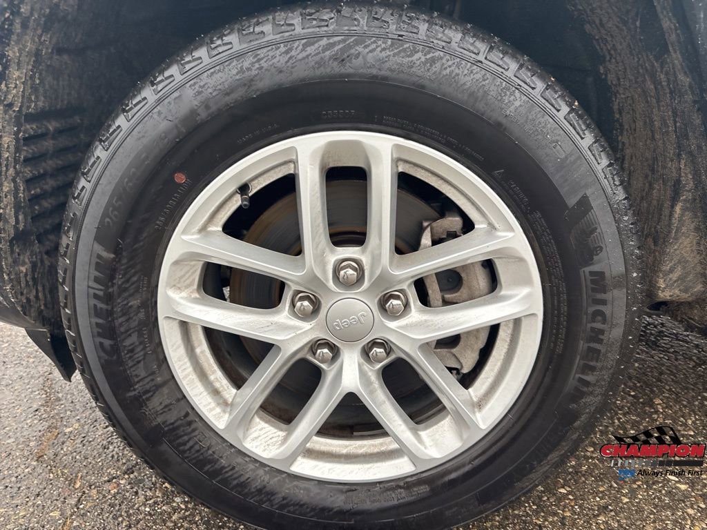 Used 2024 Jeep Grand Cherokee L Laredo image 11