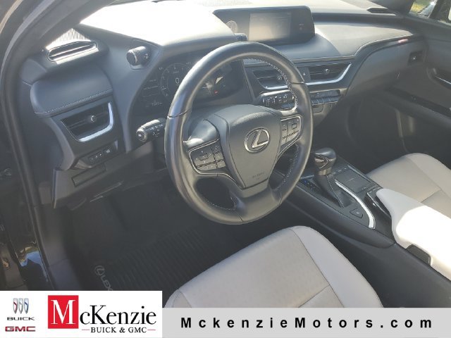 Used 2021 Lexus UX 200 w/ Accessory Package (A2) FWD image 6