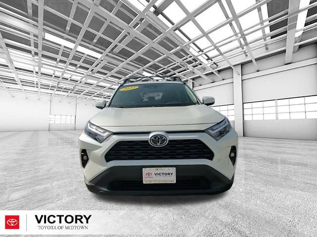 Used 2022 Toyota RAV4 XLE Premium image 9