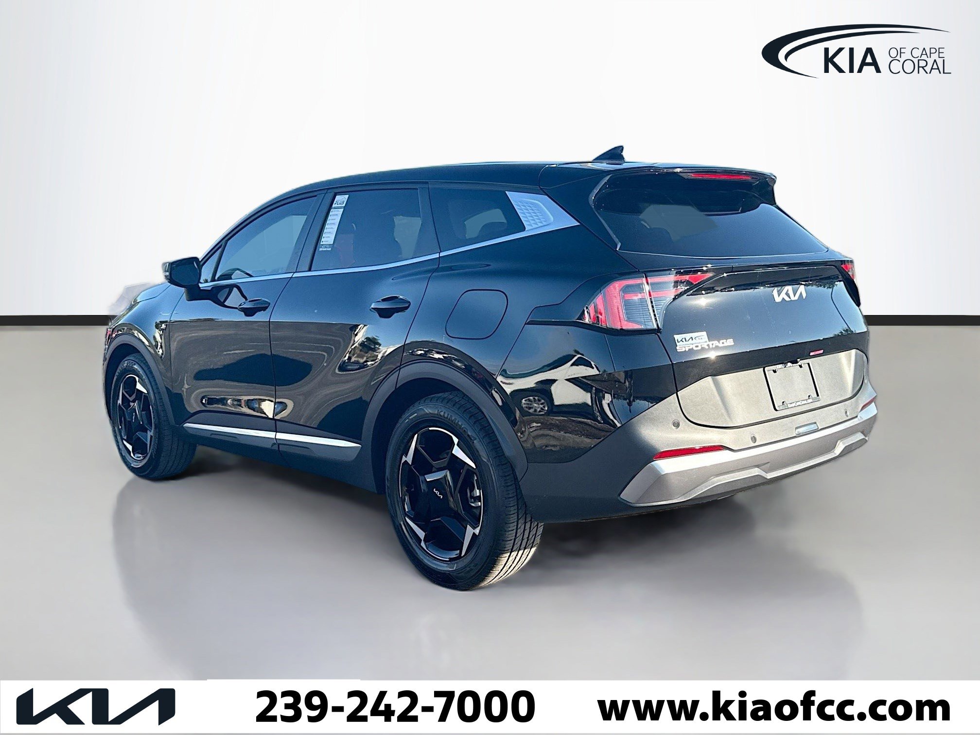 Used 2026 Kia Sportage EX image 3