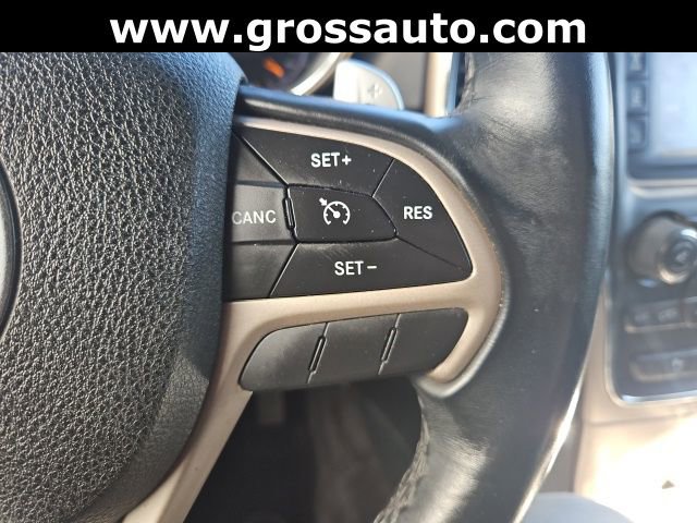 Used 2017 Jeep Grand Cherokee Laredo AWD/4WD image 14