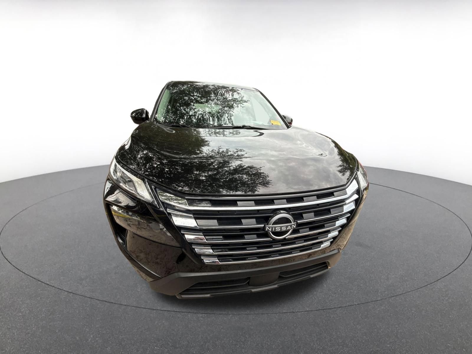 Used 2025 Nissan Rogue SV FWD image 3
