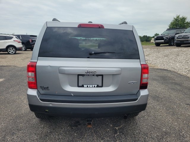 Used 2015 Jeep Patriot High Altitude FWD image 9