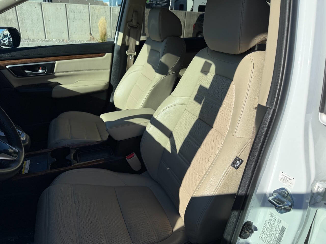 Used 2022 Honda CR-V Touring image 17