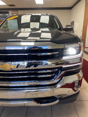 Used 2018 Chevrolet Silverado 1500 LTZ w/ LTZ Plus Package image 11