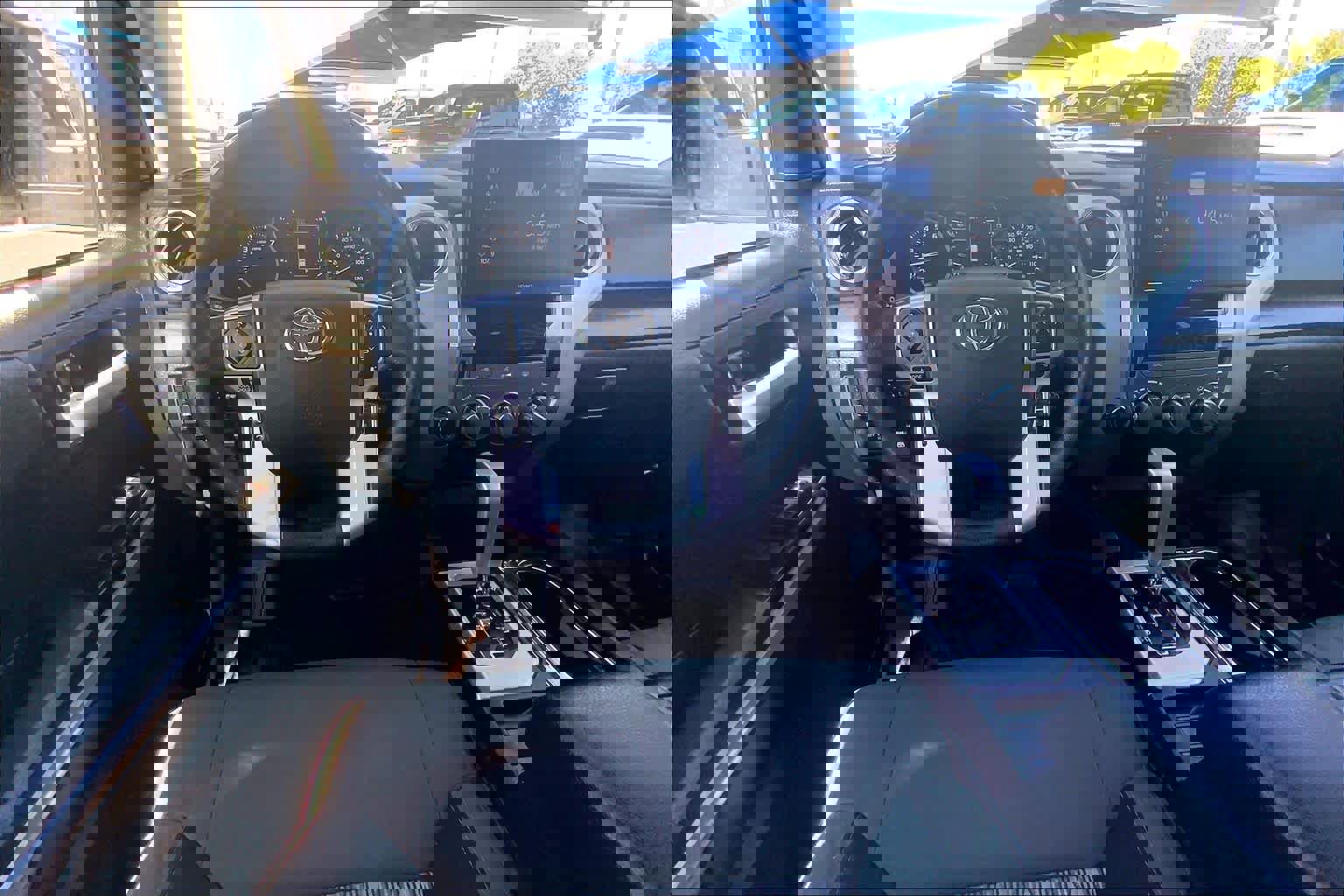 Used 2019 Toyota Tundra SR5 w/ SR5 Upgrade Package AWD/4WD image 6