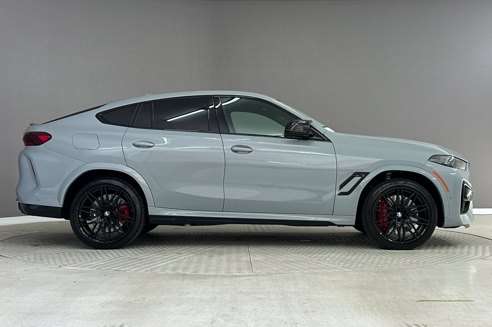 Used 2025 BMW X6 M Competition w/ Executive Package AWD/4WD image 7