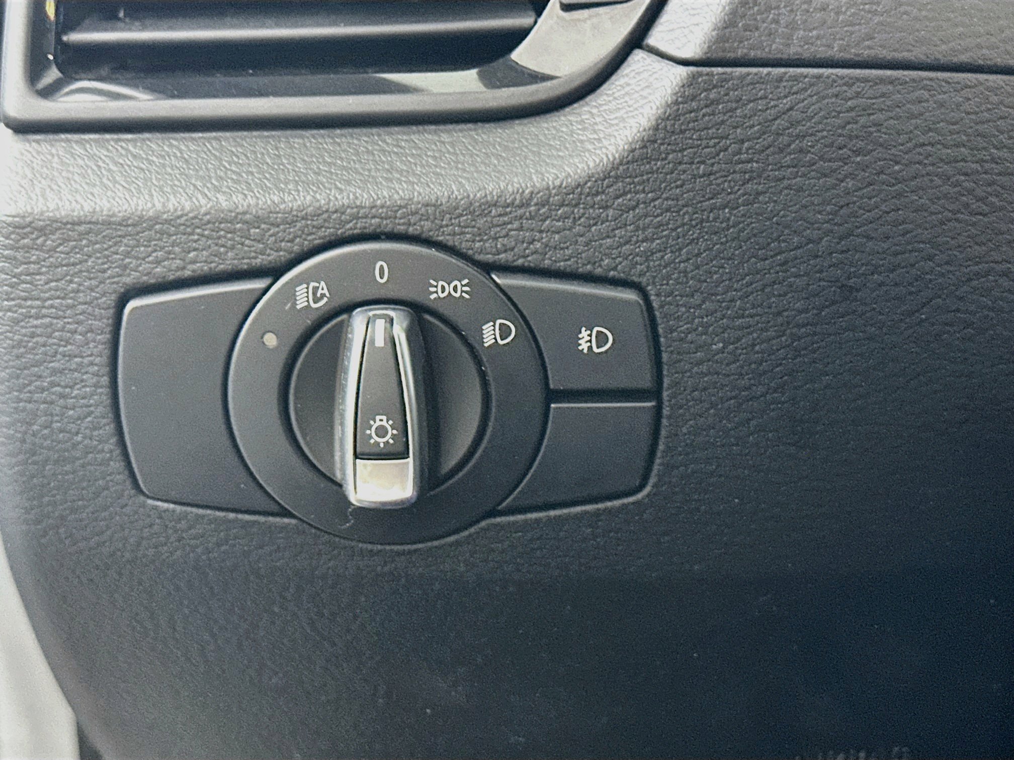 Used 2013 BMW X1 sDrive28i RWD image 16