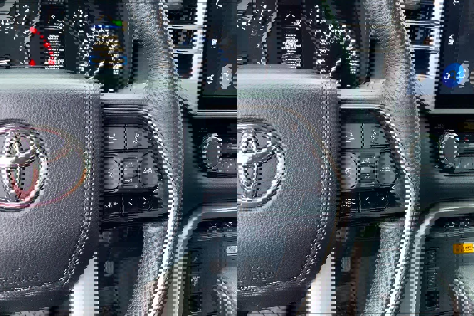 Used 2023 Toyota Tundra Limited image 23