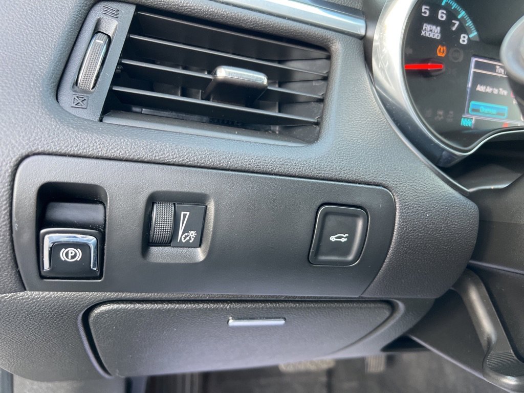 Used 2017 Chevrolet Impala LT image 23