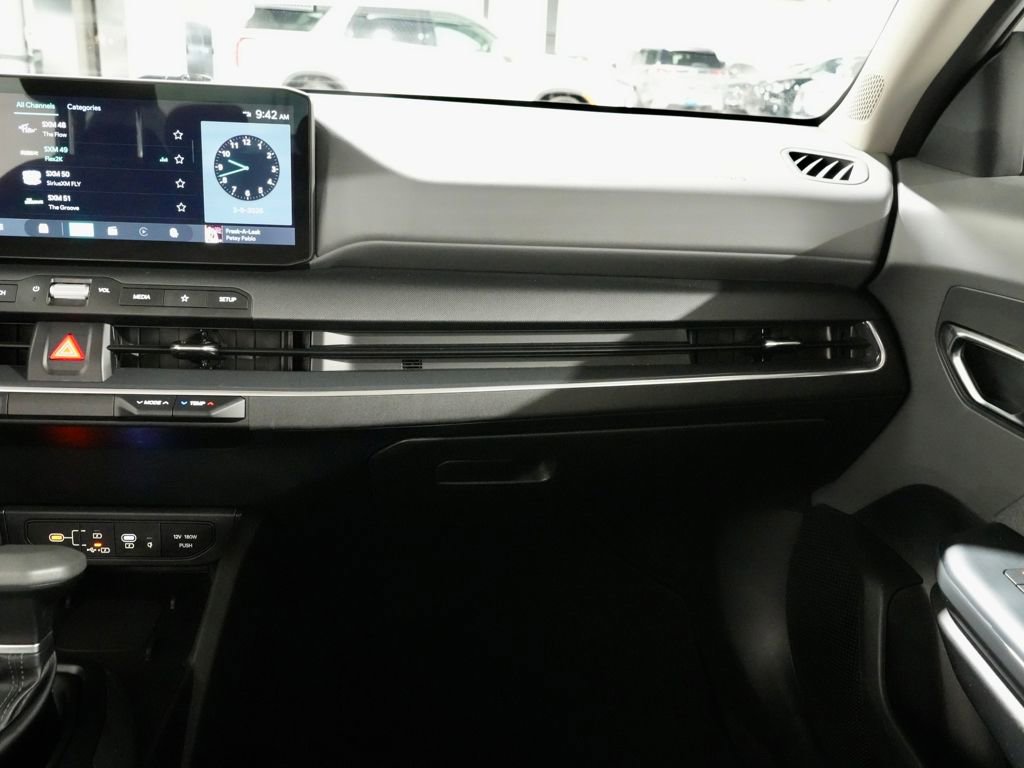 Used 2025 Kia K4 EX image 23