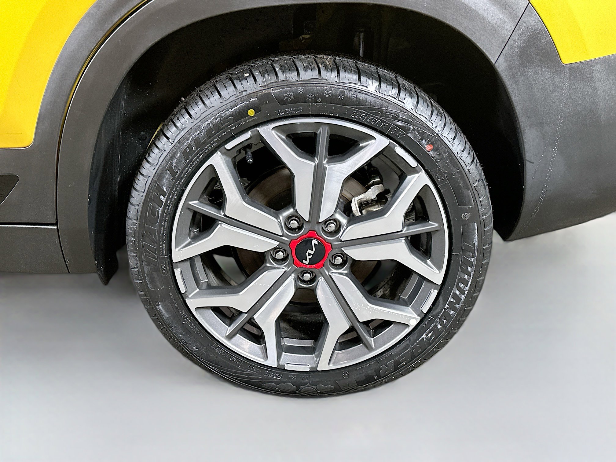 Certified 2022 Kia Seltos SX w/ Sunroof Package AWD/4WD image 31