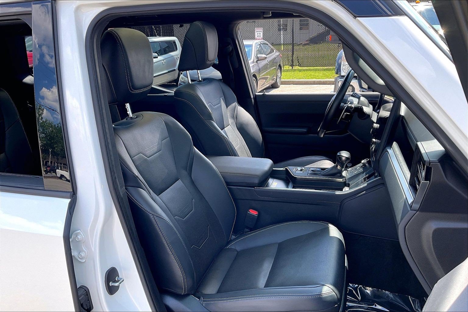 Used 2025 Lexus GX 550 w/ Accessory Package (2T) AWD/4WD image 9