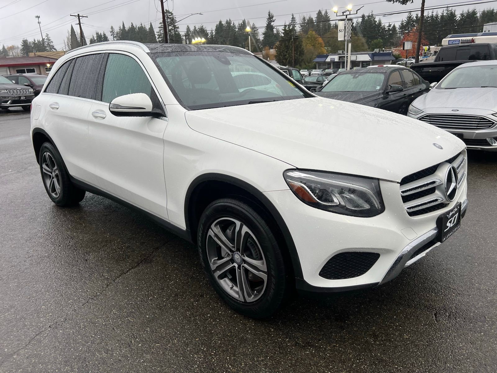 Used 2017 Mercedes-Benz GLC 300 4MATIC image 7